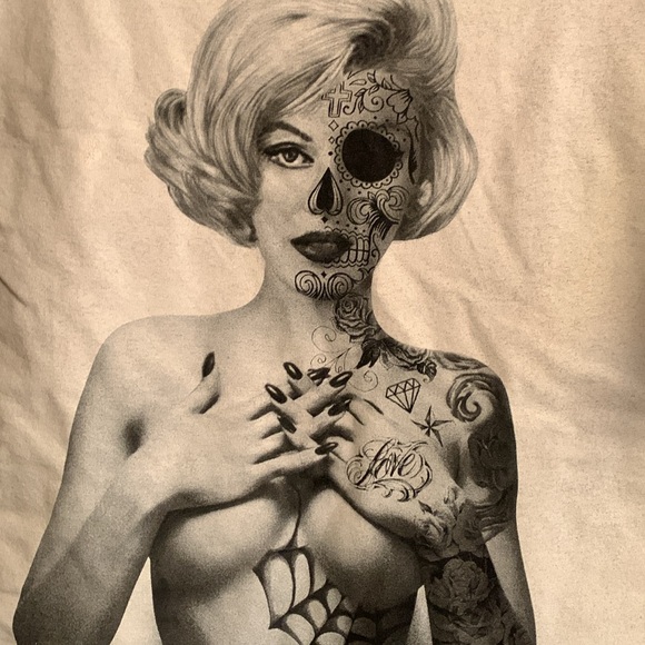 Popular Poison graphic T-shirt unisex great for halloween - Picture 8 of 8